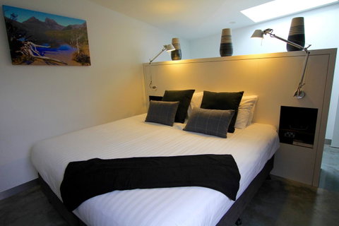 Old Bishop\'s Quarters Heritage, Modern & Unique Accommodation - Kawana Tourism 2