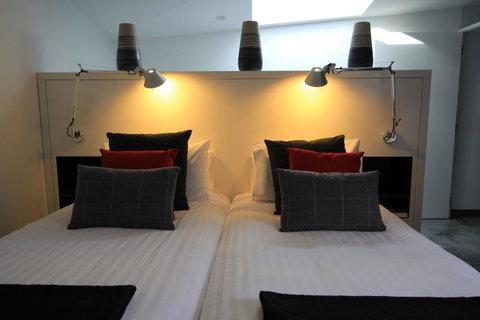 Old Bishop\'s Quarters Heritage, Modern & Unique Accommodation - Kawana Tourism 4