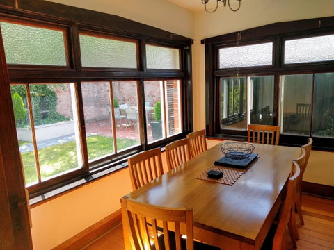 Grosvenor Court Apartments - Kawana Tourism 6