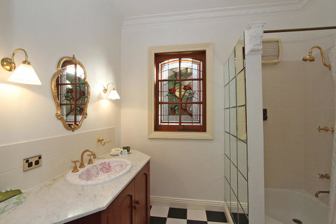 Grosvenor Court Apartments - Kawana Tourism 19