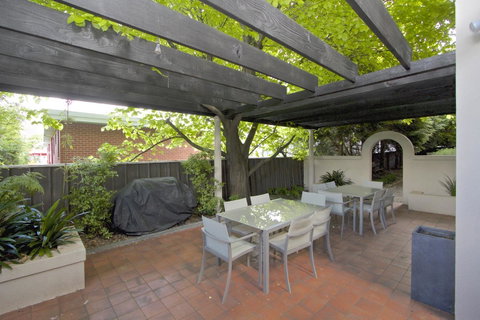 Grosvenor Court Apartments - Kawana Tourism 29