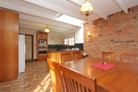 Grosvenor Court Apartments - Kawana Tourism 11