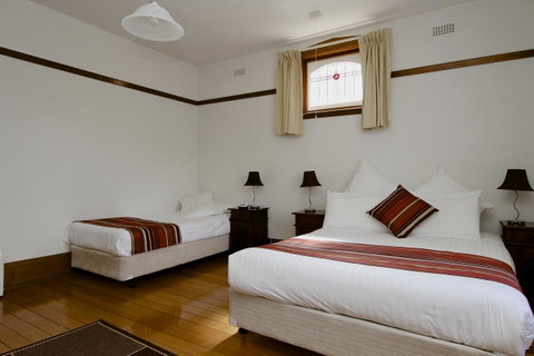 Grosvenor Court Apartments - Kawana Tourism 8