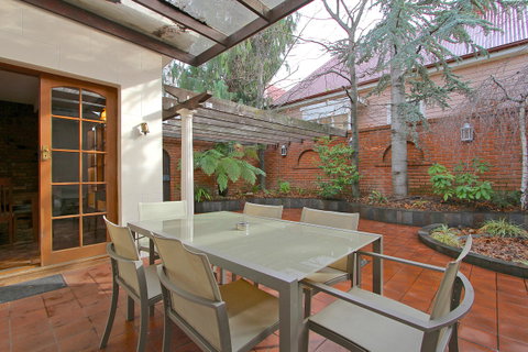 Grosvenor Court Apartments - Kawana Tourism 18
