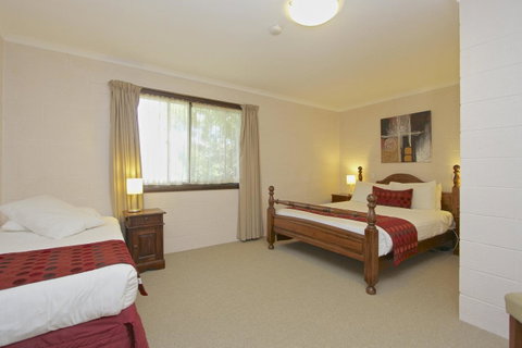 Grosvenor Court Apartments - Kawana Tourism 2