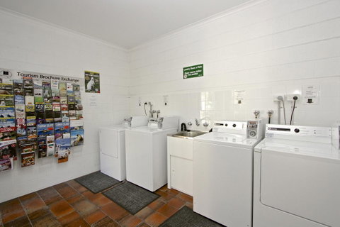 Grosvenor Court Apartments - Kawana Tourism 30