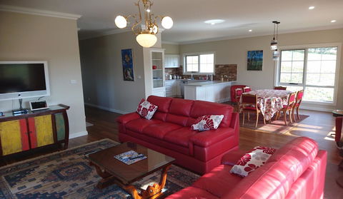 Mountain Blue Guest House - Kawana Tourism 6