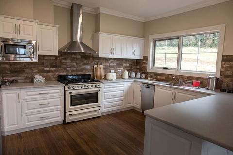 Mountain Blue Guest House - Kawana Tourism 18