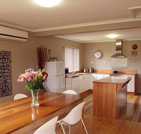 Pinestumps Holiday Home - Kawana Tourism
