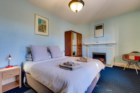 Maison Del Mar - Kawana Tourism 3