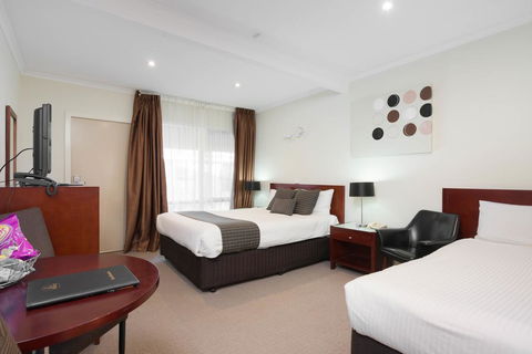 New Crossing Place Motel - Kawana Tourism 1