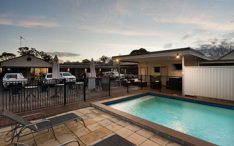 New Crossing Place Motel - Kawana Tourism 0