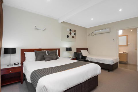 New Crossing Place Motel - Kawana Tourism 3