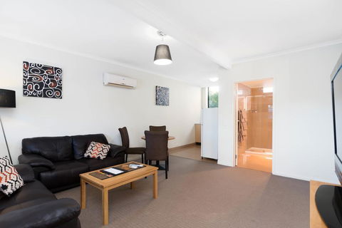 New Crossing Place Motel - Kawana Tourism 2