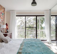 Newport Beach Spacious 2 bedrm apt Casa de Pia - Kawana Tourism