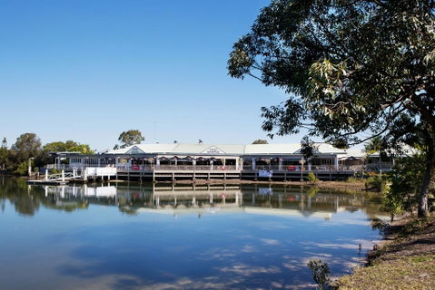 Nightcap At Waterfront Hotel - Kawana Tourism 0