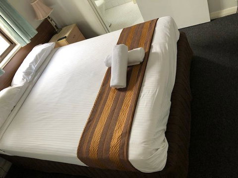 Normandie Inn And Function Centre - Kawana Tourism 1