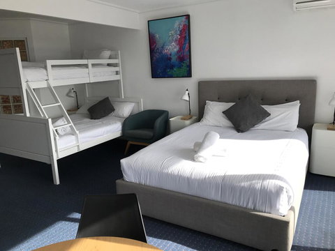 North Pier Hotel - Kawana Tourism 3
