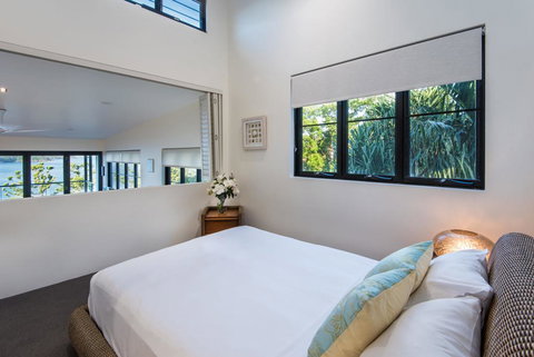 Northcape 1 Ocean Front 4 Bedroom 4 Bathroom Pool Golf Buggy 2 Kitchens, BBQs - Kawana Tourism 2