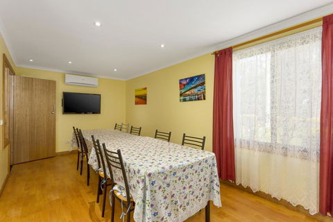 Northeast Restawhile BandB - Kawana Tourism 3