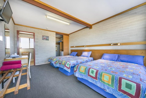 Nullarbor Roadhouse - Kawana Tourism 1