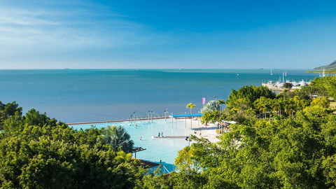 Oaks Cairns Hotel - Kawana Tourism 1