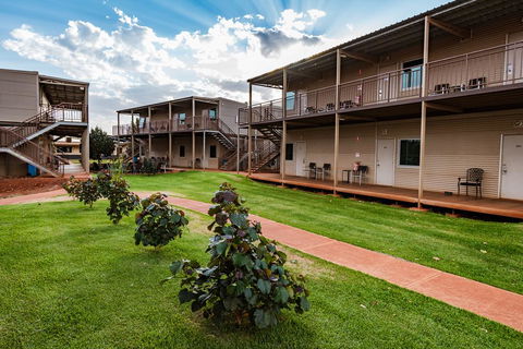 Oasis Newman - Kawana Tourism 0