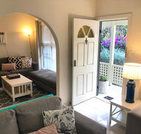 Ocean Beach Cottage - Kawana Tourism