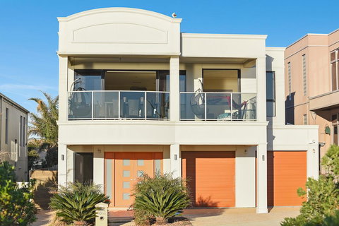 Ocean View Moana - Kawana Tourism 3