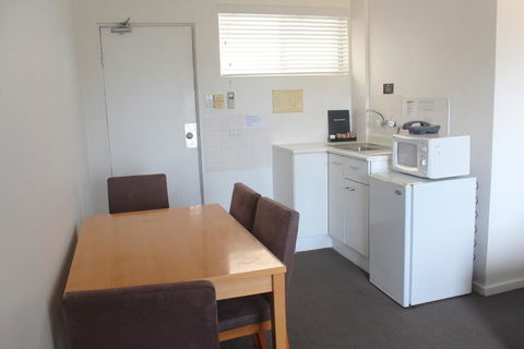 Oceanside Hawks Nest - Kawana Tourism 2
