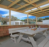 Ohio - one street back from beach access - Kawana Tourism