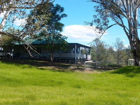 Old Schoolmaster's Cottage On The Barrington River - Kawana Tourism 1