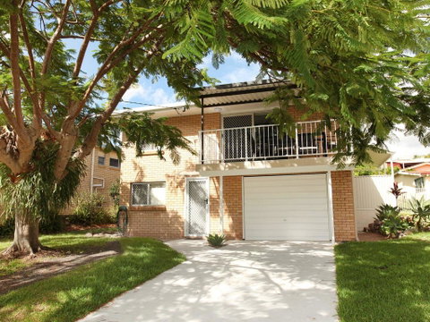 Oloway 40 - 2 BDRM Pet Friendly,  Budget Home - Kawana Tourism 1