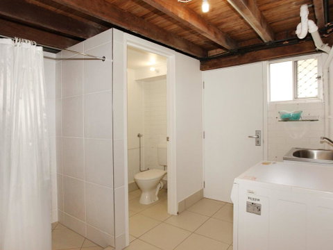 Oloway 40 - 2 BDRM Pet Friendly,  Budget Home - Kawana Tourism 3