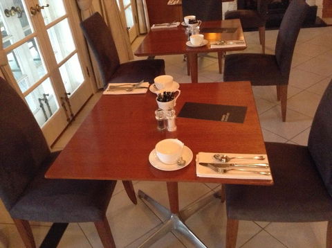 Oscars Waterfront Boutique Hotel - Kawana Tourism 1