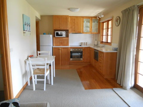 Otago Cottage - Kawana Tourism 3
