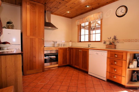 Otago Cottage - Kawana Tourism 1