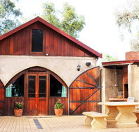 Outback Cellar  Country Cottage - Kawana Tourism