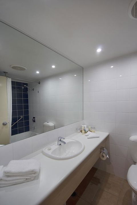 Outback Pioneer Hotel - Kawana Tourism 3