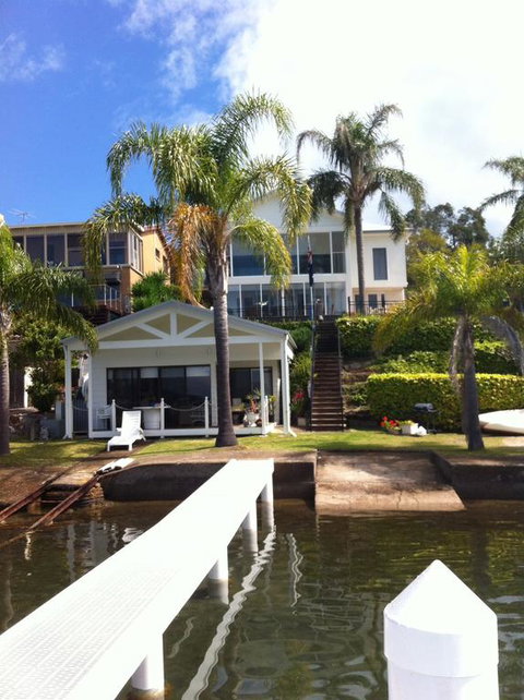 Overnight Reflections B&B - Kawana Tourism 3