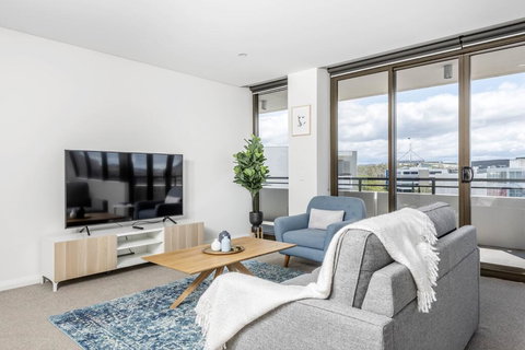 Oversized Luxe 1 Bedder - Amazing Barton - Gym - Kawana Tourism 2