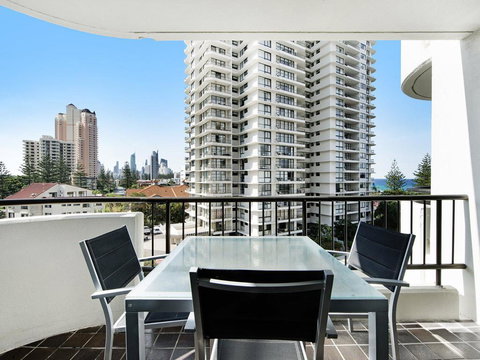 Pacific Resort In The Heart Of Broadbeach - Kawana Tourism 3