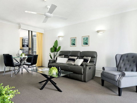 Pacific Resort In The Heart Of Broadbeach - Kawana Tourism 1