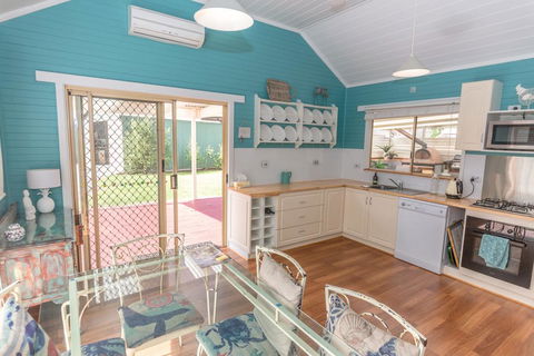 PALPERIPA - 23 Heathcote Street - Kawana Tourism 0