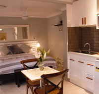 Paperbark Bed  Breakfast - Kawana Tourism