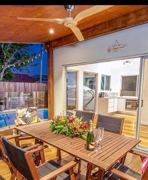 Paradise On The Peninsula - Kawana Tourism 3