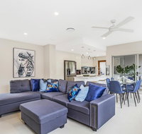 Park Avenue Luxe Townhouse Brand New Sleeps 9 - Kawana Tourism