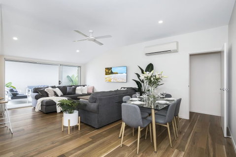Park Avenue Terrace House Sleeps 9 - Kawana Tourism 1