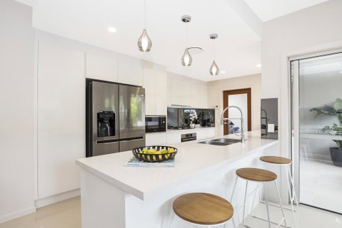 Park Avenue Terrace House Sleeps 9 - Kawana Tourism 3