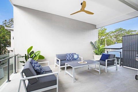Park Avenue Terrace House Sleeps 9 - Kawana Tourism 2